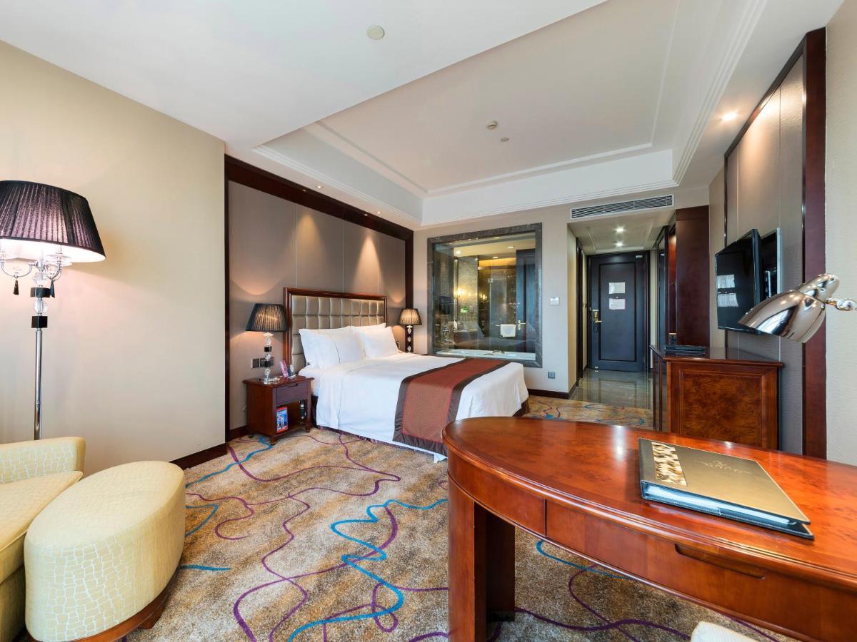 Shenzhen Baohengda International Hotel Exterior photo
